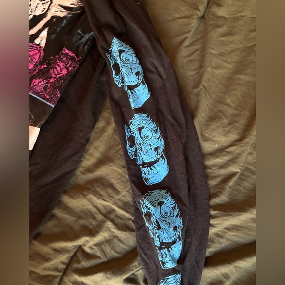 Creepshow Long Sleeve Graphic Tee - Picture 4 of 4